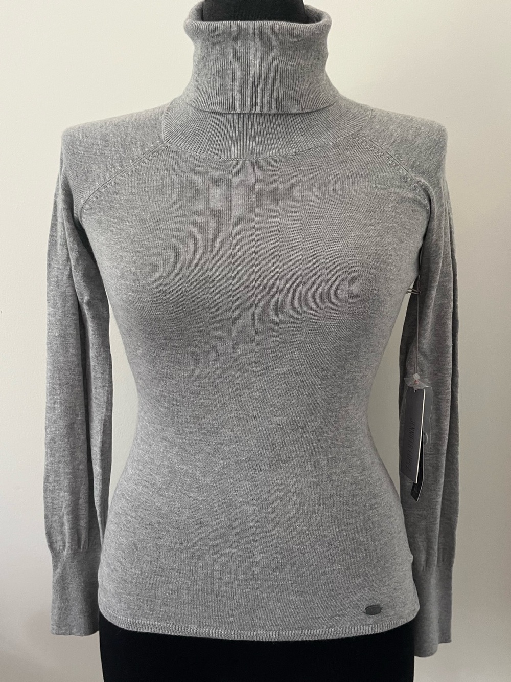 NWT Jennifer Lopez Light Gray Turtleneck Sweater Size small